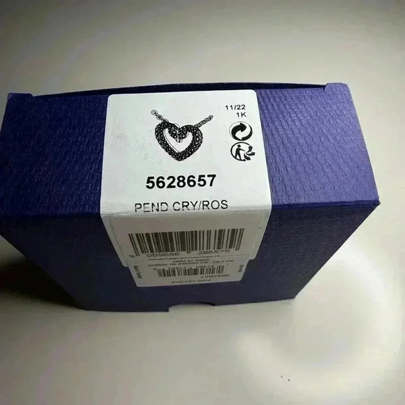 COPY - SWAROVSKI Swan heart necklace! - Picture 5 of 7